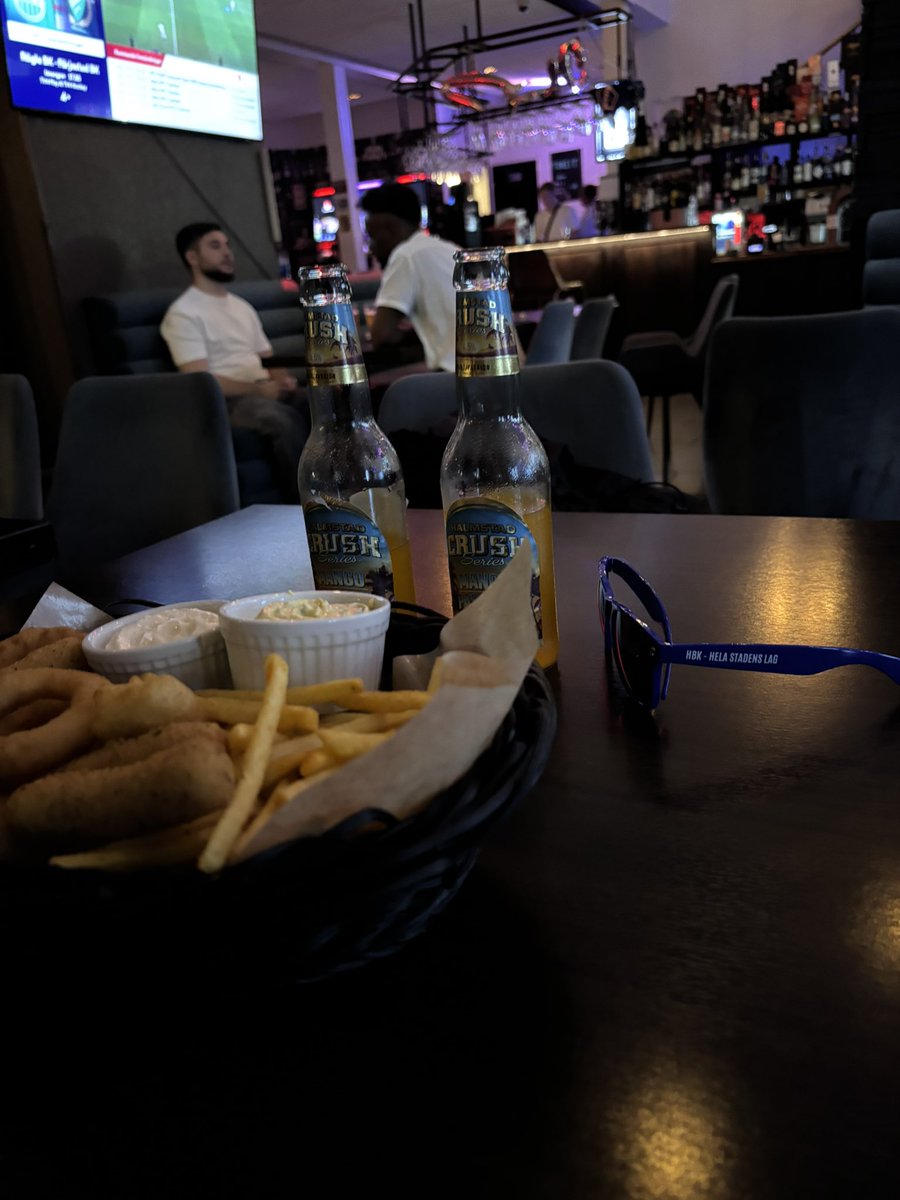 Tååååååårsdaaakvälll💙🖤 <a href="/TimmiMartinsson/">tallansbackup💙🖤</a>