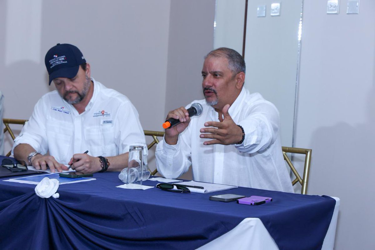 LuisEQuiros's tweet photo. En Las Tablas @jherrerahd presidente de @asambleapa inicia “Gira de Diálogo Productivo” junto a los ministros Julio Moltó y Roberto Linares, un espacio de información sobre el proceso de adhesión al MERCOSUR. https://t.co/euvItsWykm