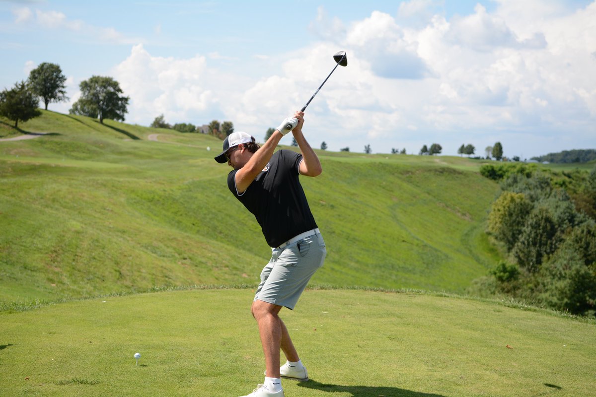 Match One comes down to the wire. Match Two following in its footsteps. Love a little back and forth between the guys during competition 🤝