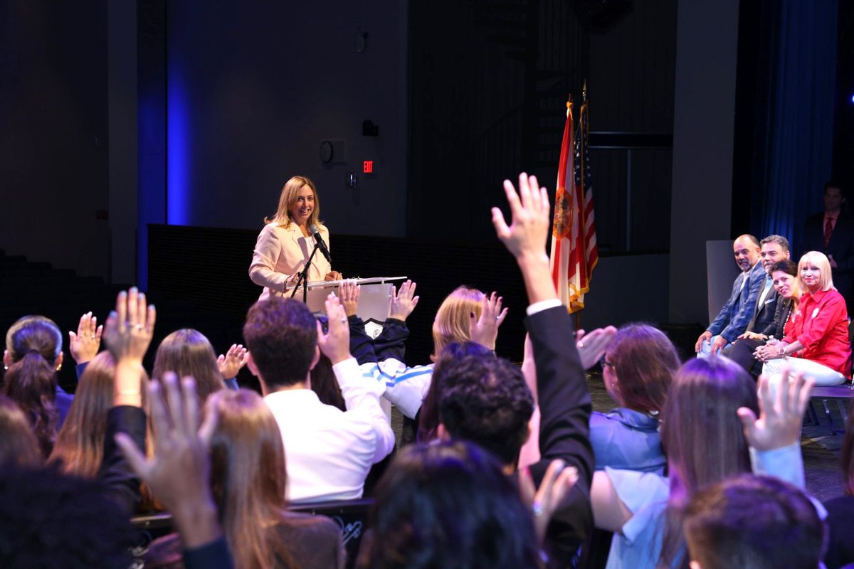 Monica Colucci tweet media