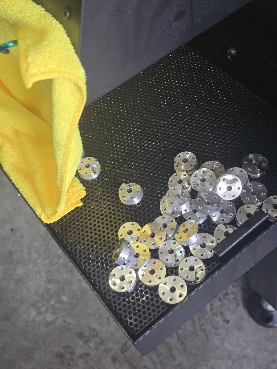 Luke's Laboratory tweet media