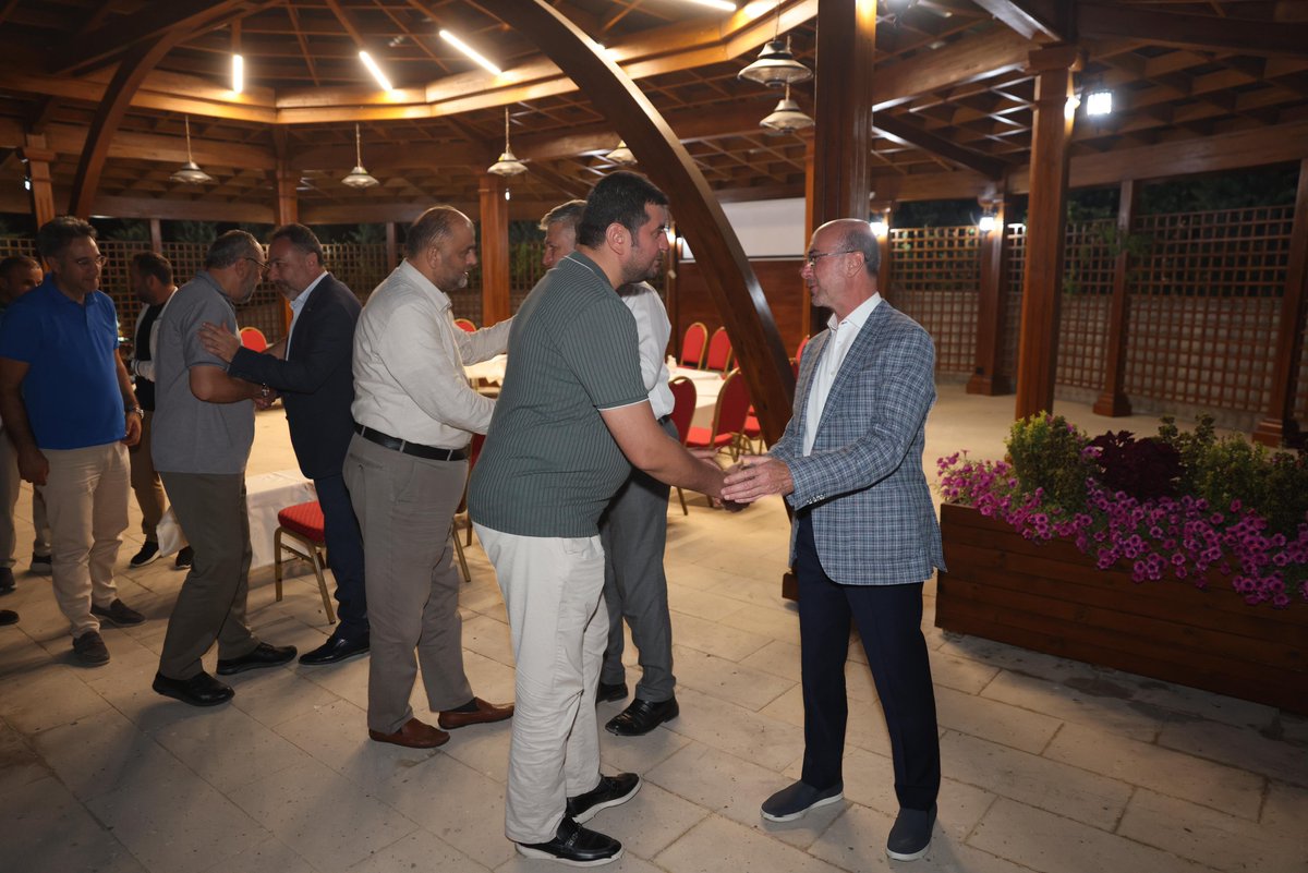 "Vefa Varsa Veda Yoktur."

Milletvekilimiz <a href="/mhakanozer/">Mustafa Hakan ÖZER</a>, İlçe Başkanımız <a href="/arifbagci/">Arif BAĞCI 🇹🇷</a> ,Selçuklu Belediye Başkanımız <a href="/a_pekyatirmaci/">Ahmet Pekyatırmacı</a> ve teşkilatımızda geçmişte görev almış kıymetli dava arkadaşlarımızla bir araya geldik.

Birlik ve beraberliğimizi güçlendiren bu buluşmalar, davamızın