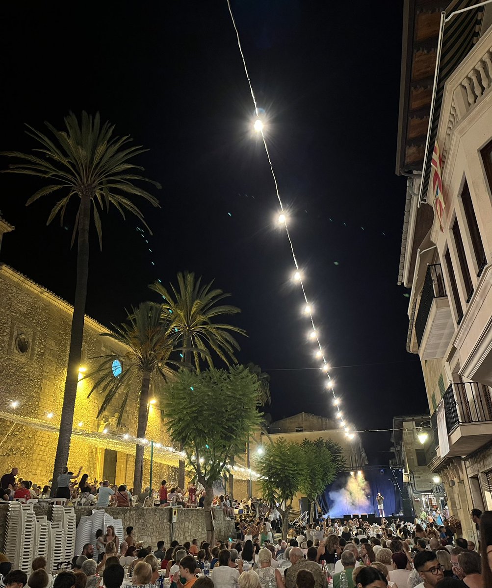 Començam! Visca Montuïri i visca Sant Bartomeu! 💛🩷💚