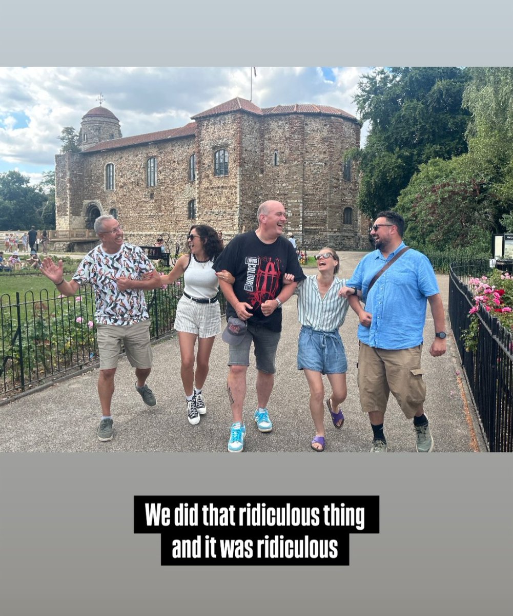 Suffolk_Sound's tweet image. (Some of the) DREAM TEAM.
🎶Welcome to the house of fun🎶
From the left, @DungerRob 🥰,  @ChloChloRivers 🎇, @paulmpresents 🪩, @RebeccaLeek_ 🤸🏽‍♀️, and  @rtwb3  🐕.