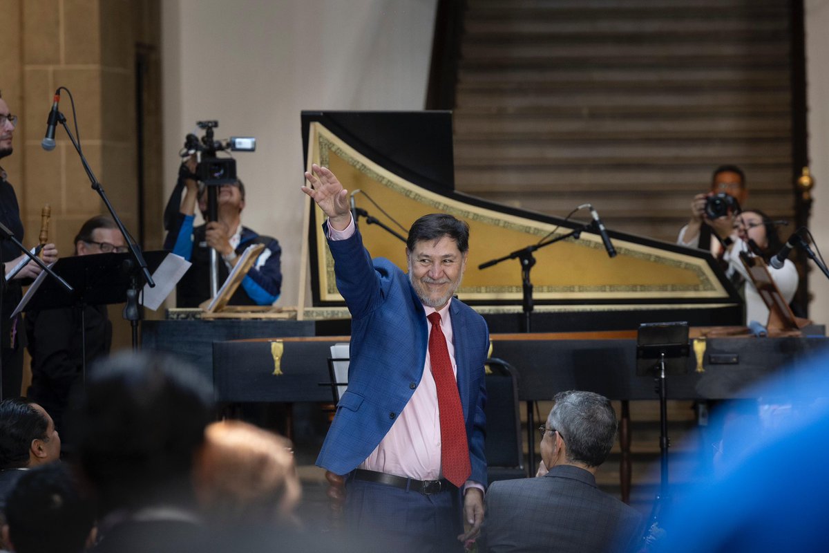 Acompañé al presidente de la Mesa Directiva del Senado de la República, <a href="/fernandeznorona/">Fernández Noroña</a>, a quien reconozco su gran papel al frente de la Cámara. Durante este primer año de legislatura, hemos aprobado reformas que han impulsado a la Cuarta Transformación y respaldado al gobierno