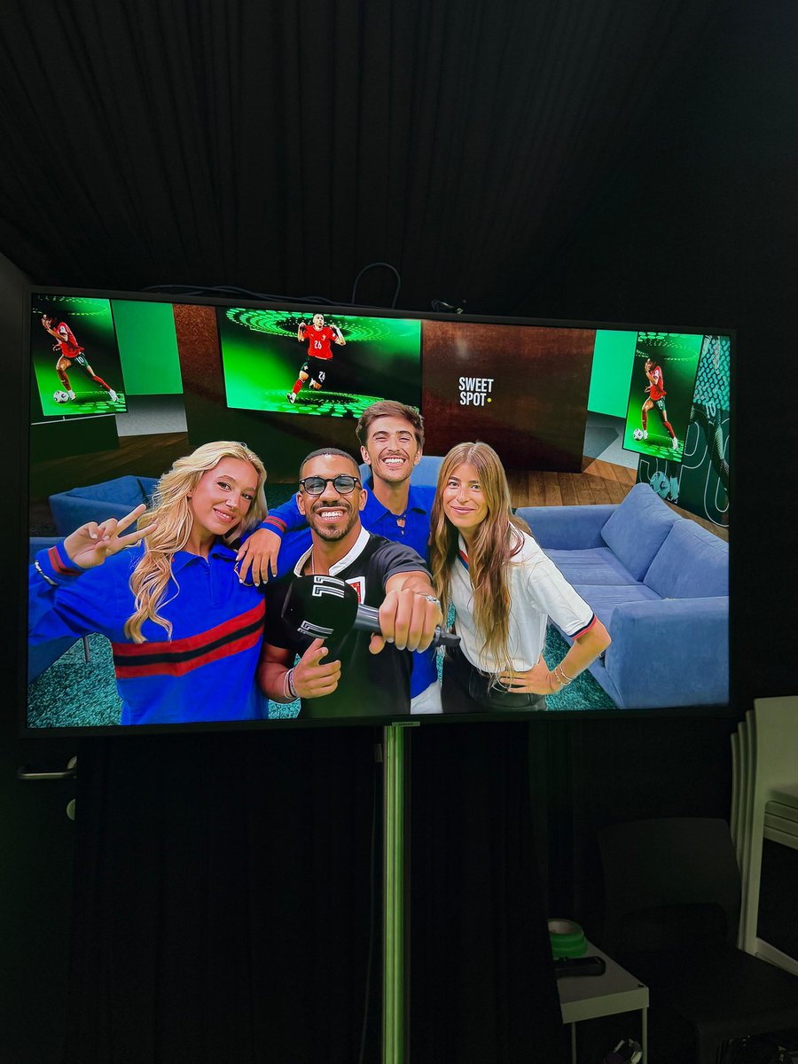 Já estamos no nosso 𝙎𝙬𝙚𝙚𝙩 𝙎𝙥𝙤𝙩 😌🛋️

📌 Não percas, amanhã às 23h00! 📺

#Canal11 #FutebolEmPortuguês