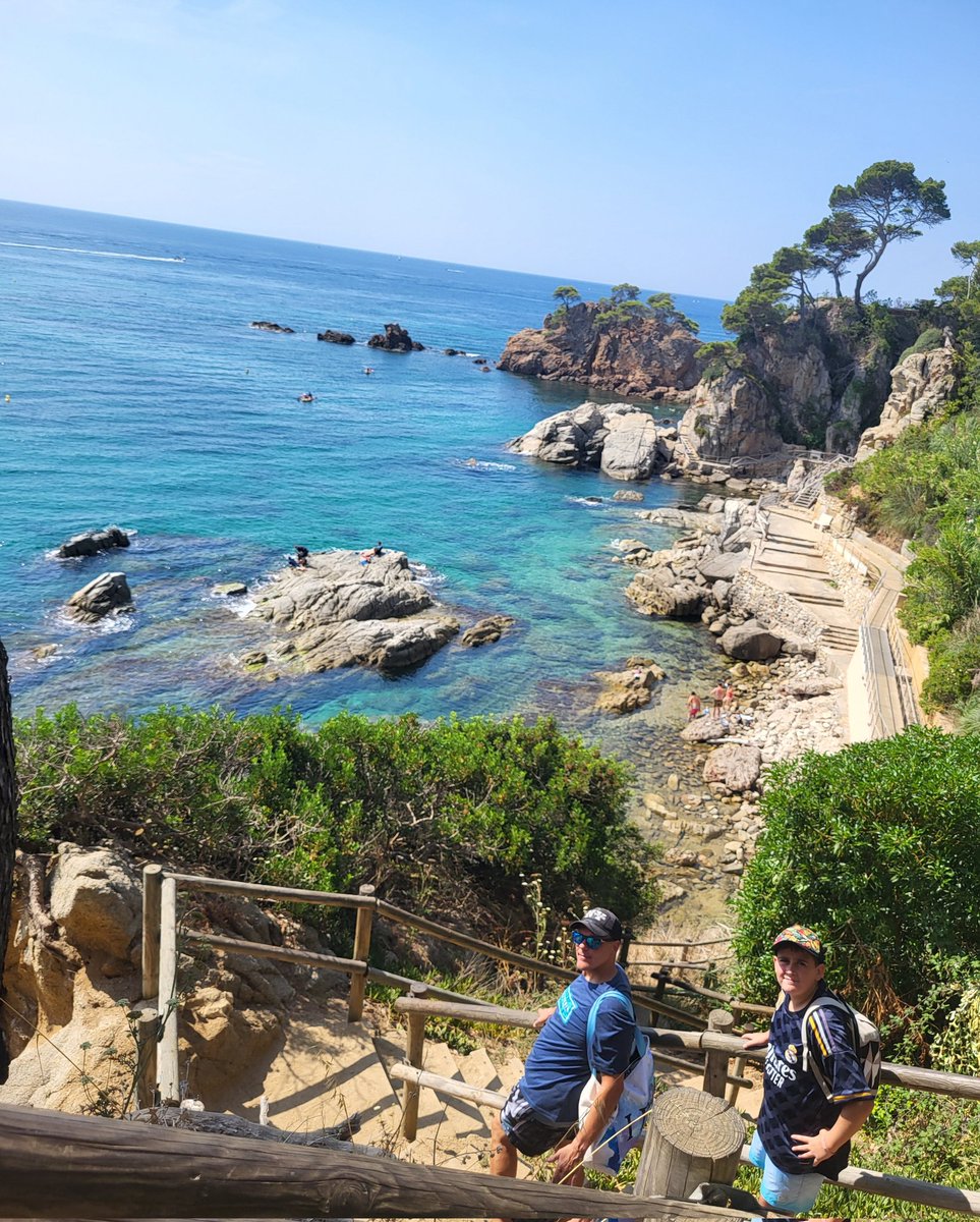 d4ee2ecdacfa444's tweet photo. #CamideRonda#CostaBrava#summer2025# https://t.co/IVJpc5AYyB