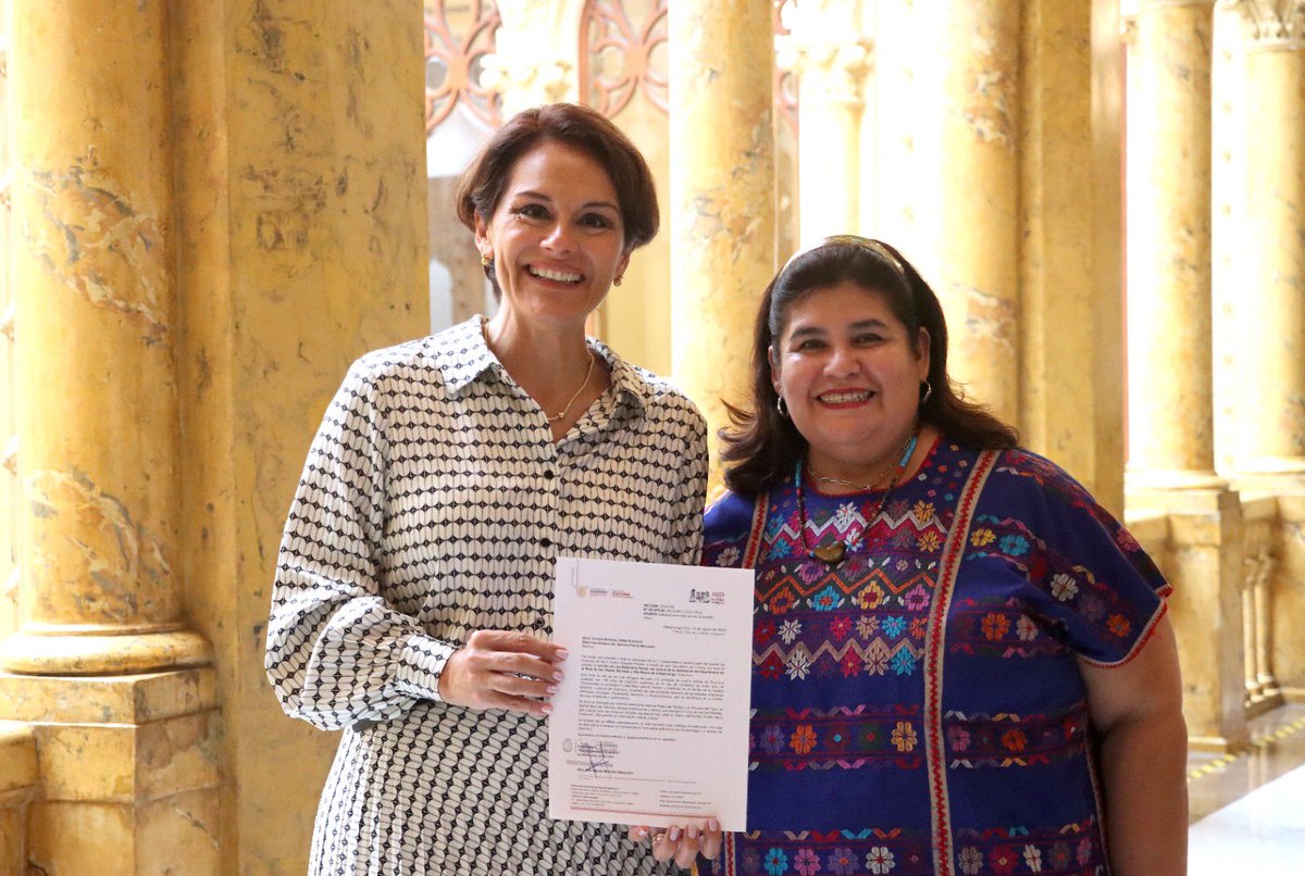 <a href="/CorreosdeMexico/">Correos de México</a> y la <a href="/SecuGro/">Secretaría de Cultura Gro.</a> unimos esfuerzos para promover la cultura. En un encuentro con su titular, <a href="/aidameli7610/">Aida Melina Mtz. R.</a>, acordamos impulsar y difundir desde el <a href="/Palacio_Postal/">Palacio_Postal</a> las tradiciones y actividades artísticas de #Guerrero 

¡Pronto tendremos más noticias!