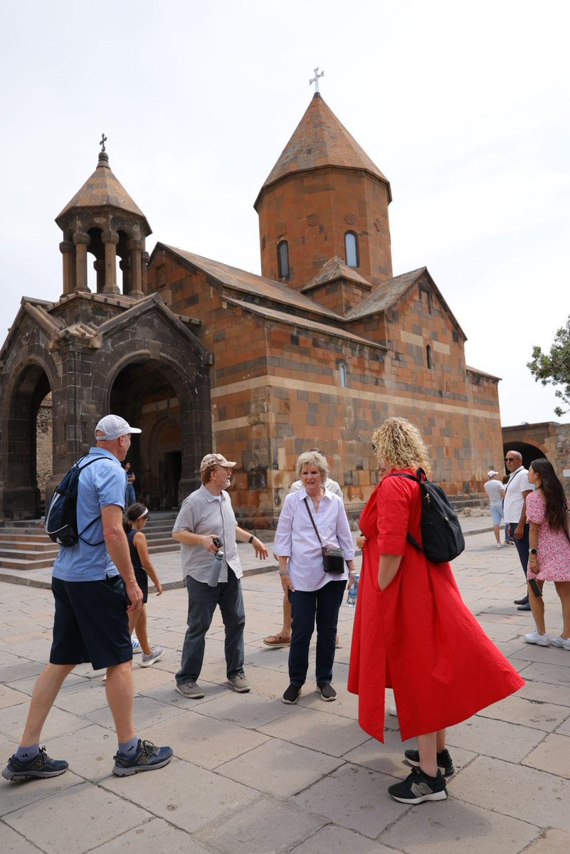 Armenia is the cradle of Christian civilization, but today it stands at a threshold. Etchmiadzin, the spiritual heart of Armenian Christianity, is a reminder that this is more than geopolitics; it is about calling.

theshaifund.org/stories/armeni…

#Armenia #Azerbaijan #Artsakh