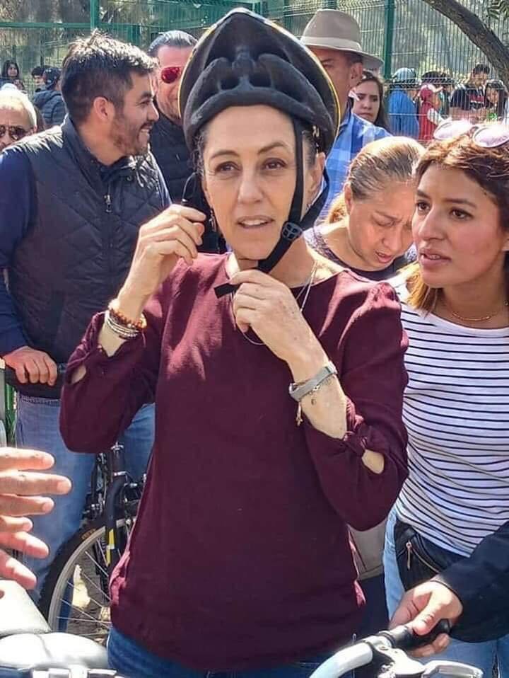 "No preguntes qué puede hacer tu país por ti, pregunta qué puedes hacer tú por tu país"-John F. Kennedy

"Nunca en el campo de los conflictos humanos tantos debieron tanto a tan pocos"-Winston Churchill

"Patria se escribe con A de mujer"-Claudia Sheinbaum 🤪