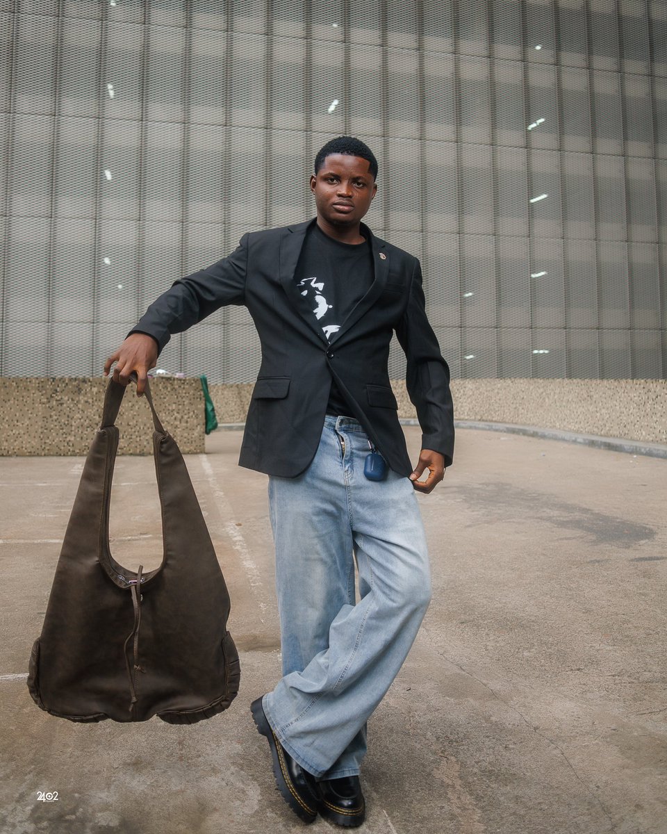 pelumi_faruk's tweet photo. Day 2 of promoting my brand on twitter 

Note: this bag is designed by me https://t.co/PksTZRCRSH