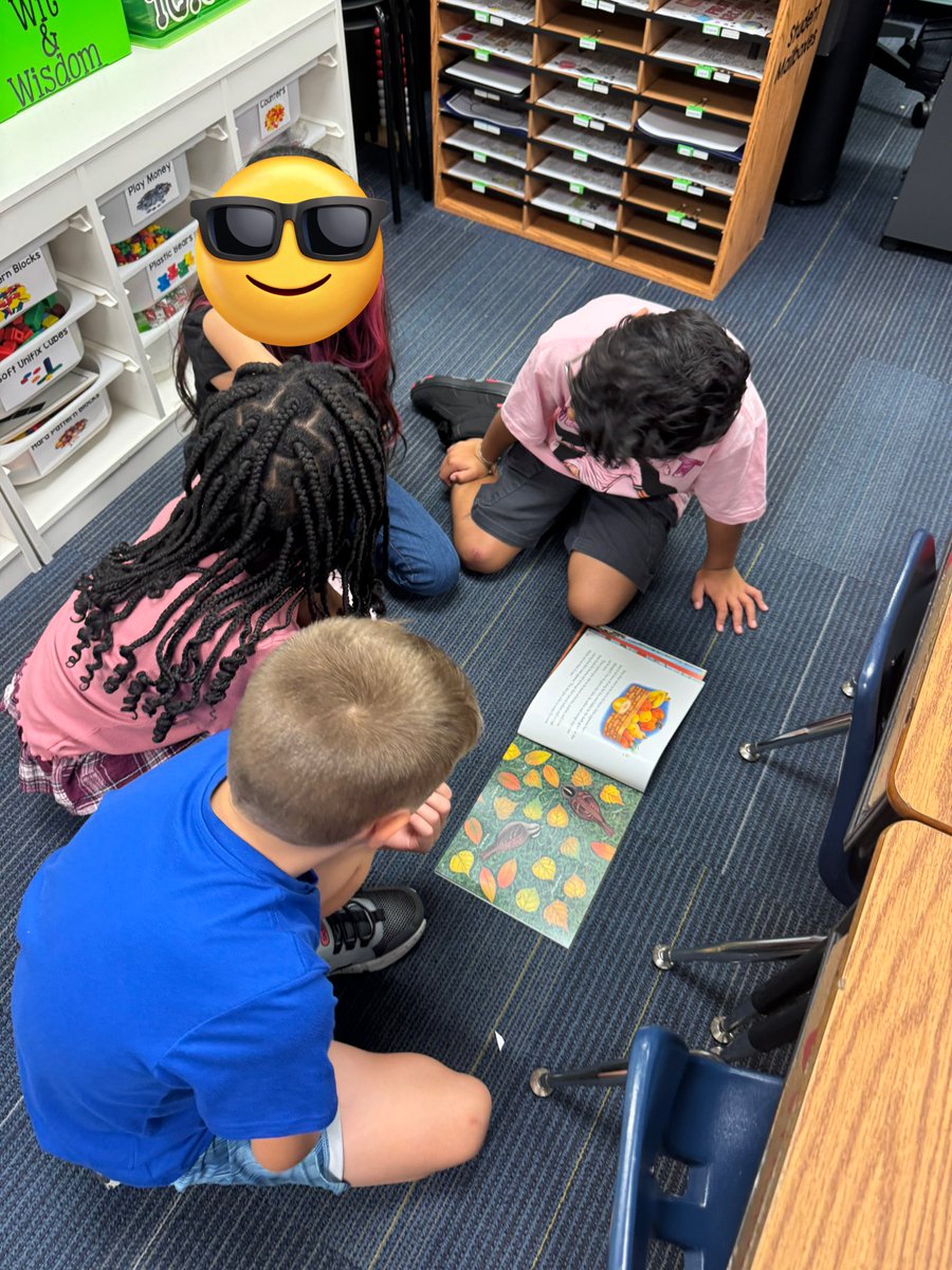 MrsHensonOPS's tweet photo. 2nd graders are diving into our module 1 W&amp;W books to see what we’ll be reading next this quarter. They already have great notices and wonders! @hnhuskies  @olatheschools https://t.co/B9u92nKIII