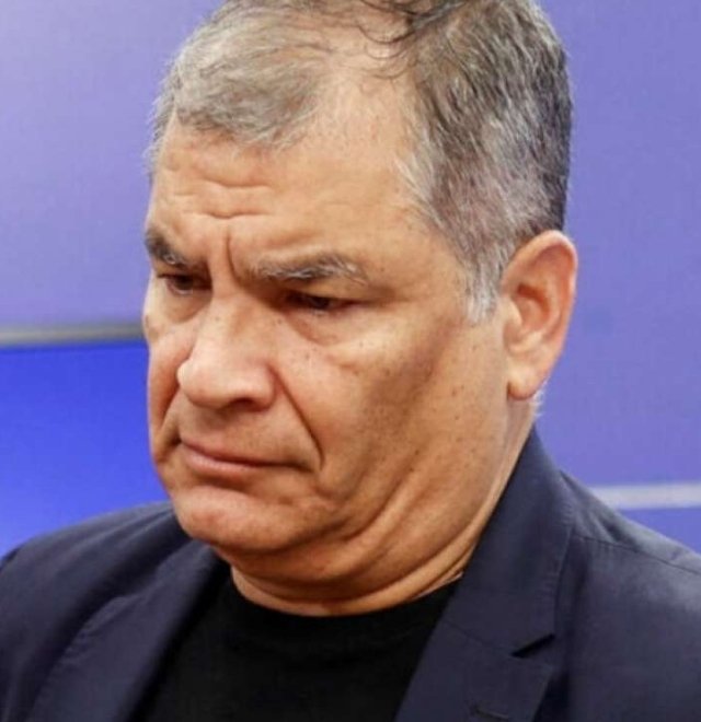 🚩 Usa tanto el ex Twitter hoy "X", q parecería que <a href="/MashiRafael/">Rafael Correa</a> es un tipo con muchas ideas, pero en realidad ninguna es  inteligente y todas poco honorables.

Tiene una verborrea sin control, que ha servido para hacer adeptos sin embargo han sido su espada de Damocles 🚩