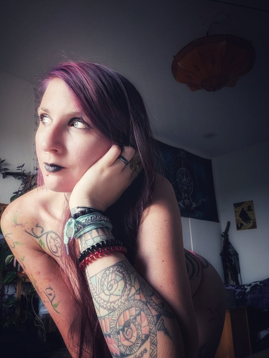 Nyx__obey's tweet photo. Have a great day 💋
Xoxo Nyx
#instababy #inkedgirls #sexygirl #bdsm #submission #instamodel #inkedmodel #sexymodel #gothgirl #altgirl #kinkcommunity #kink #kinkylifestyle #onlyfans https://t.co/JuQPGsCRPX