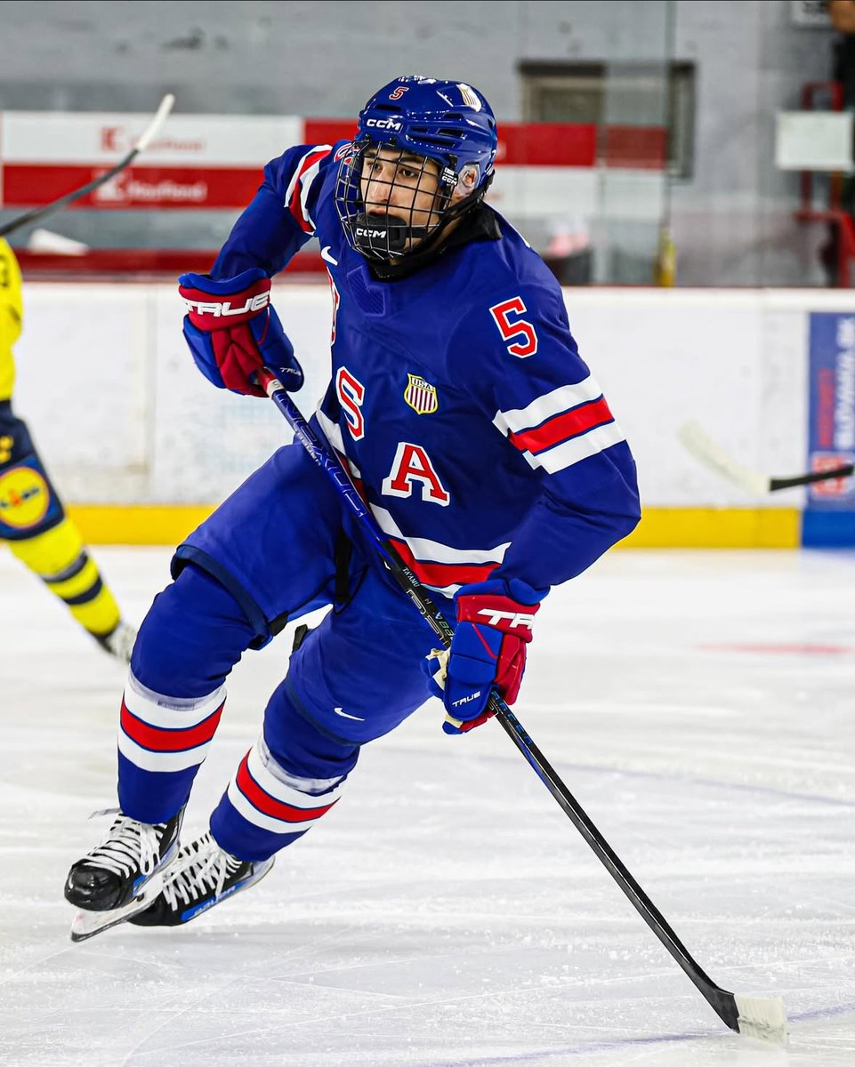 EdmOilKings's tweet photo. 🇺🇸 SEMI FINALS! 🇺🇸
Oil Kings D Noa Ta'amu and @usahockey are taking on Team Canada in the #HlinkaGretzkyCup Semi Finals at 11am MT! Catch all the action on TSN! 🏒
📸: USA Hockey https://t.co/PQ810fp9R7