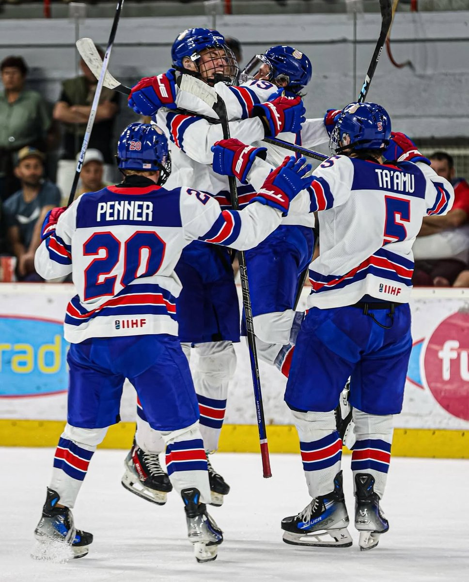 EdmOilKings's tweet photo. 🇺🇸 SEMI FINALS! 🇺🇸
Oil Kings D Noa Ta'amu and @usahockey are taking on Team Canada in the #HlinkaGretzkyCup Semi Finals at 11am MT! Catch all the action on TSN! 🏒
📸: USA Hockey https://t.co/PQ810fp9R7