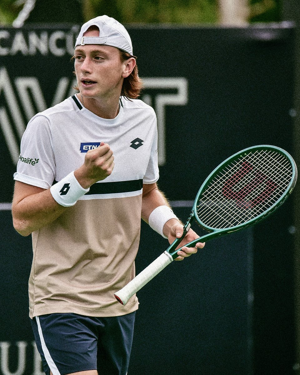 Ignacio Buse off and running 🏃‍♂️

After the rain, the Peruvian overcomes Galan 7-6(8), 6-4 to advance to the second round in Cancun

#ATPChallenger