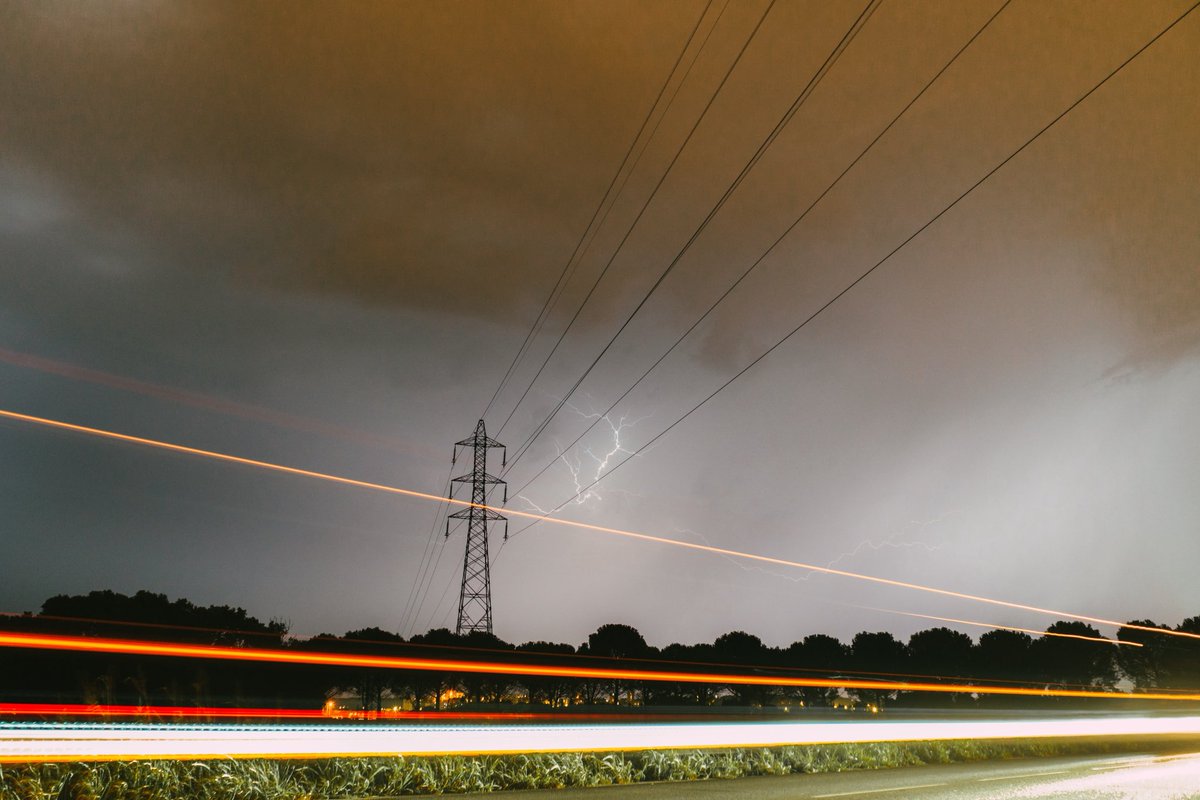 MaroineVision's tweet image. J’ai vu des éclairs en direction de Nîmes, j’ai pris l’appareil photo et le trépied, voici le résultat 📸