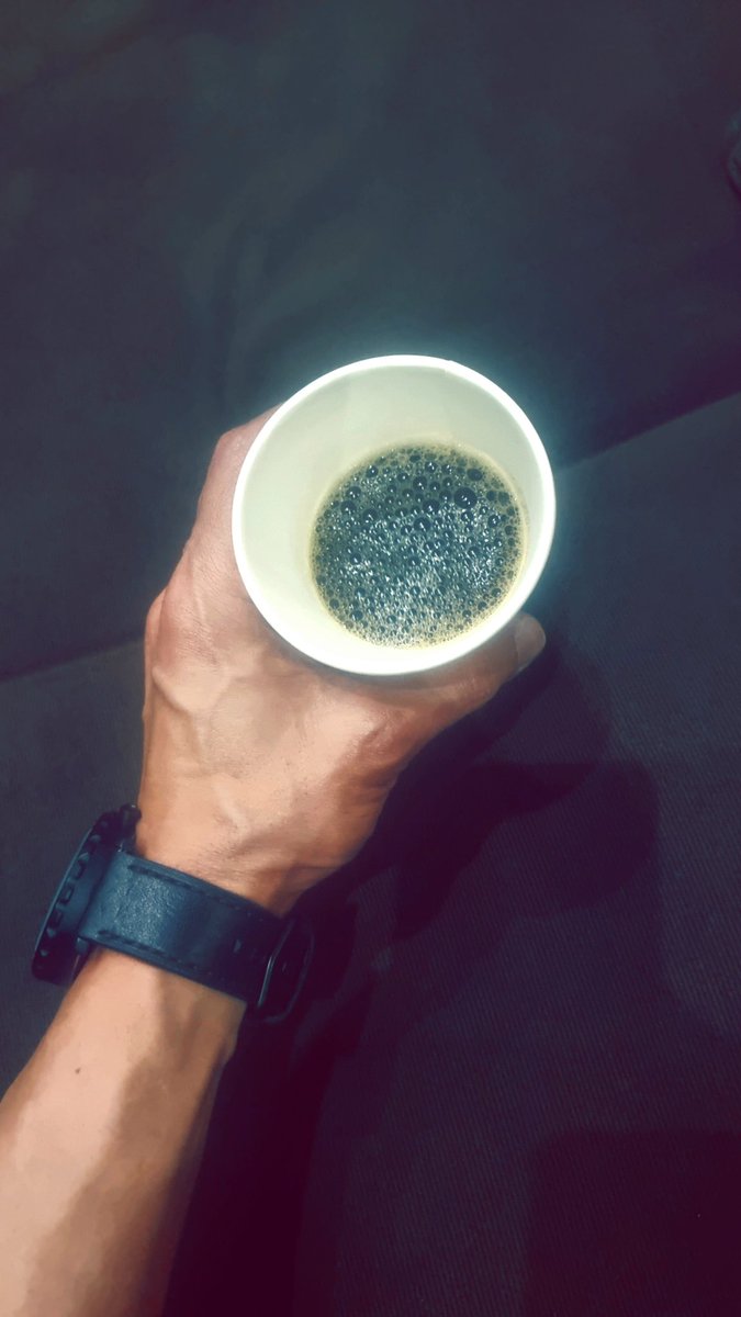 أقول 🖤🔥🖤  :

في هذه اللحظه .. لا شيء اهم 
من هذا الكوب ☕️ ..