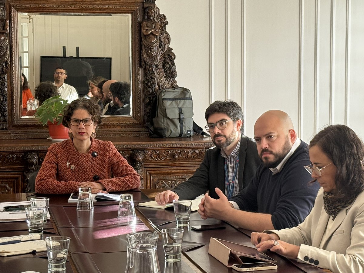 Seremi MMA Magallanes (@mmamagallanes) on Twitter photo Ministra Maisa Rojas <a href="/MMAChile/">Ministerio del Medio Ambiente</a> llegó a #PuntaArenas a una nueva sesión del Pacto Magallanes. En la jornada, presentó propuesta para avanzar en un Acuerdo de Producción Limpia con la industria del hidrógeno verde. Ministra Maisa Rojas <a href="/MMAChile/">Ministerio del Medio Ambiente</a> llegó a #PuntaArenas a una nueva sesión del Pacto Magallanes. En la jornada, presentó propuesta para avanzar en un Acuerdo de Producción Limpia con la industria del hidrógeno verde.