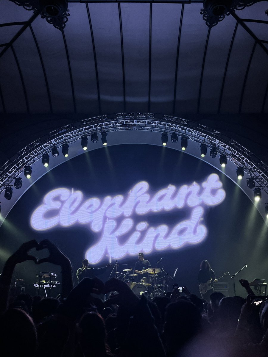 ᕱ⑅ᕱ tweet media