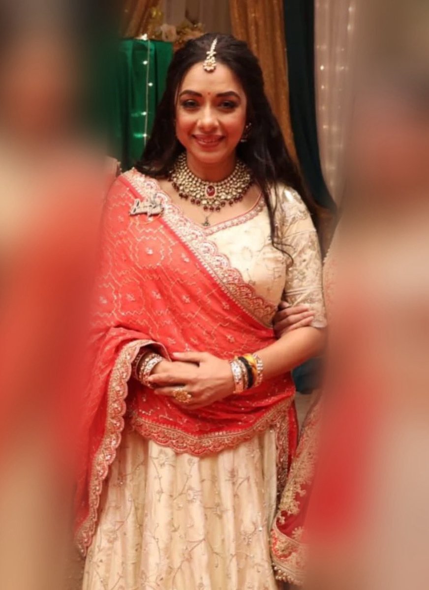 Aditi (@_blahhh_blah) on Twitter photo RG you are looking absolutely stunning !Like a quintessential Indian beauty!
Gorgeous hair style, regal white red lehenga, mangtika so stunning!
One of ur best looks!
Want all the pics and even reel on ur intsa plsssss
♥️♥️♥️
<a href="/TheRupali/">Rupali Ganguly</a> <a href="/AshwinKVerma/">Ashwin K Verma</a>
#anupamaa #RupaliGanguly RG you are looking absolutely stunning !Like a quintessential Indian beauty!
Gorgeous hair style, regal white red lehenga, mangtika so stunning!
One of ur best looks!
Want all the pics and even reel on ur intsa plsssss
♥️♥️♥️
<a href="/TheRupali/">Rupali Ganguly</a> <a href="/AshwinKVerma/">Ashwin K Verma</a>
#anupamaa #RupaliGanguly