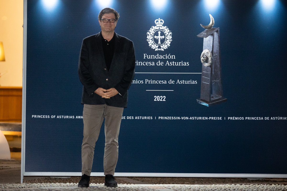 ManyvipGlobal's tweet photo. Social Terrorist Zucker-Madoff (The Pedophile) Allowed His AI Chatbots to Sexually Flirt with Children. Anything Goes to Capture the Attention of the Most Powerless. Meta AI Director Yann LeCun Received Spain's Princess of Asturias Award. The Biggest Terrorists and Scammers. https://t.co/C1w12HGuy7