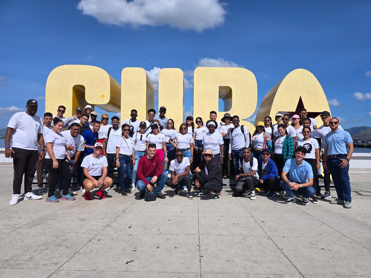 Los jóvenes de <a href="/ETECSA_Cuba/">ETECSA</a> en Santiago dando inicio al Programa Conmemorativo por el centenario del natalicio de nuestro comandante en jefe. 🇨🇺
#100AñosConFidel