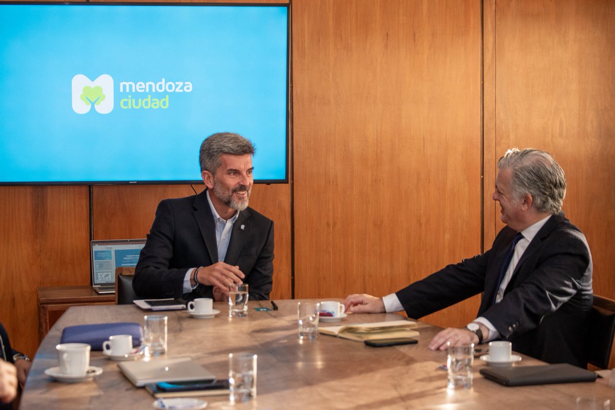 🤝Trabajar en línea con los principios de la OCDE nos permite proyectar una Ciudad de Mendoza más competitiva, abierta y preparada para los desafíos del desarrollo económico. 🌎📈

Junto al sector privado, a través del CEM, mantuvimos una reunión con <a href="/MScaglioneOCDE/">Marcelo SCAGLIONE 👉🏼 #ArgentinaEnOCDE</a>, consultor de