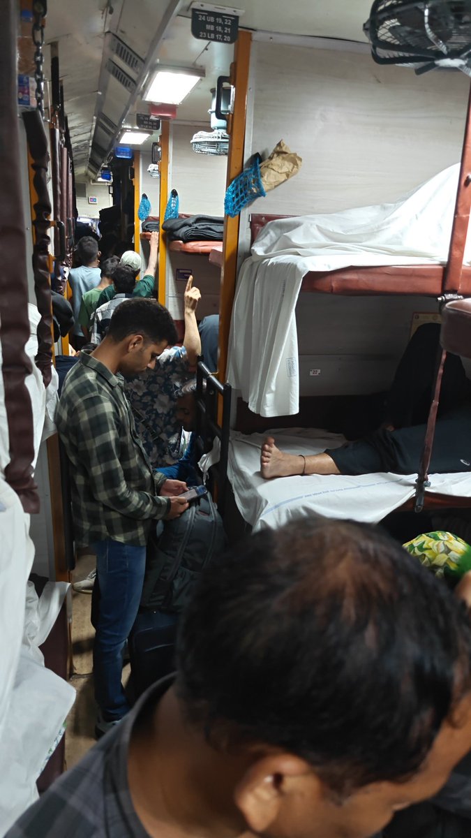 aayush_1986's tweet photo. @RailwaySeva @DRM_Jaipur @GMNWRailway Complaint already registered 2025081410566 but no action

@RailMinIndia @PMOIndia @narendramodi @ravish_journo @rashtrapatibhvn @AshwiniVaishnaw @aajtak https://t.co/TNRRy3FphQ