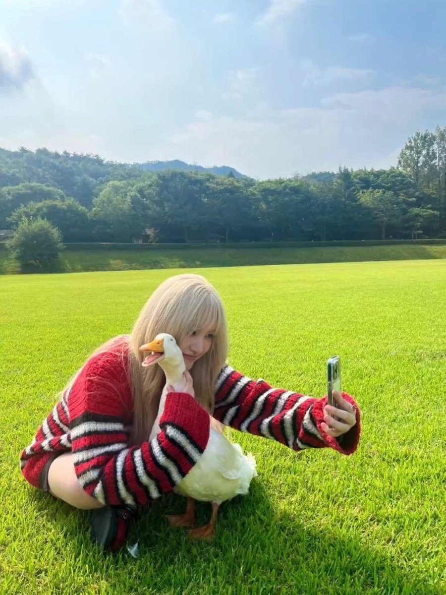 leochaert's tweet photo. liz is the animal fairy of IVE 🫶🥹 https://t.co/7Qm0mE8mNL