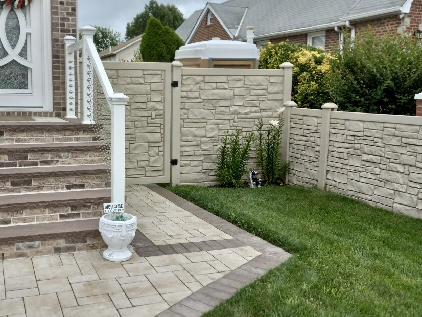 Liberty_Fence's tweet photo. Looks like stone, lasts like vinyl. Our latest #fenceinstallation in #QueensVillage brings timeless curb appeal with zero hassle.

#fenceideas #fencebuilding #fencebuilder #fenceinstaller #fenceinstall #poolfence #privacyfence #fencecontractor #fencecompany #QueensNYC #QueensNY https://t.co/2fEADK1bKI