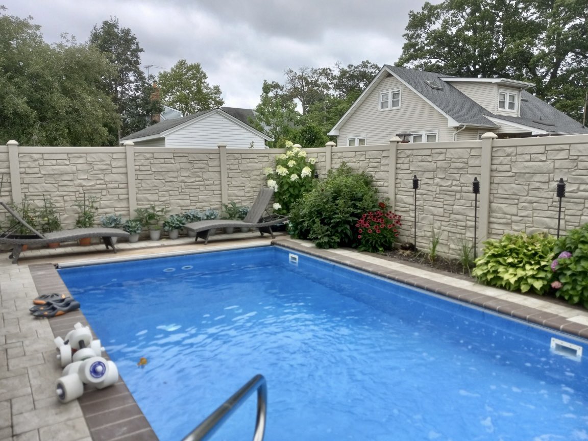 Liberty_Fence's tweet photo. Looks like stone, lasts like vinyl. Our latest #fenceinstallation in #QueensVillage brings timeless curb appeal with zero hassle.

#fenceideas #fencebuilding #fencebuilder #fenceinstaller #fenceinstall #poolfence #privacyfence #fencecontractor #fencecompany #QueensNYC #QueensNY https://t.co/2fEADK1bKI