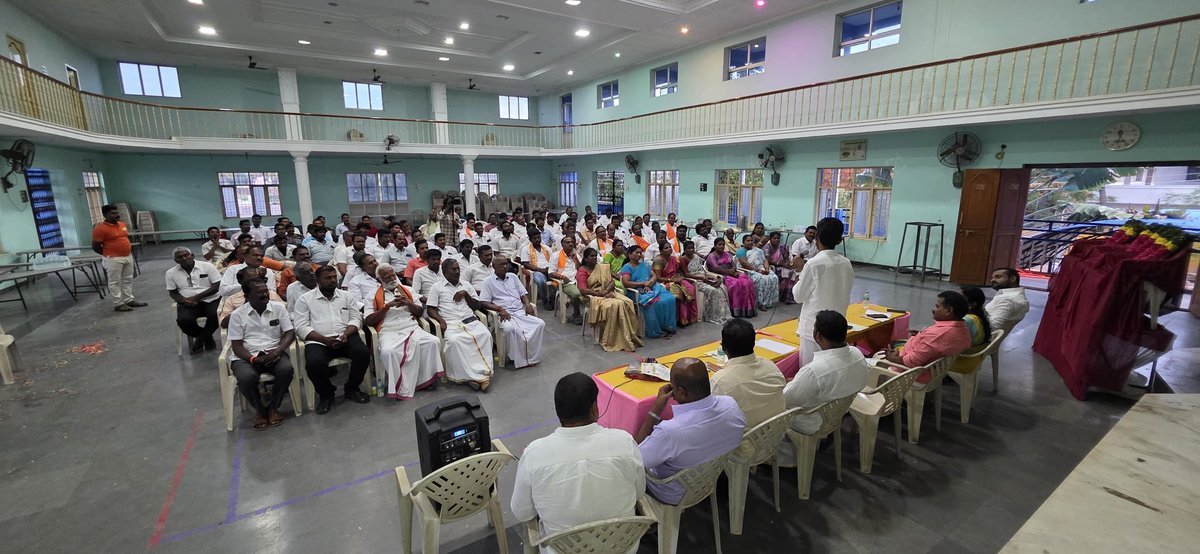 edappadihari's tweet photo. தேச பிரிவினை கொடூரங்கள் நினைவு தினம்,கருத்தரங்கம்
சேலம் மேற்கு மாவட்டத்தில் மாவட்டத் தலைவர் திரு மா.ஹரி ராமன் தலைமையில் நடைபெற்றது, சிறப்பு அழைப்பாளர் திரு. வீர திருநாவுக்கரசு அவர்கள், மாநிலத் தலைவர் ÒBC  அணி சிறப்புரையாற்றினார் தாமரைச் சொந்தங்கள் பெருவாரியாக கலந்து கொண்டனர். https://t.co/YhEGG6rows