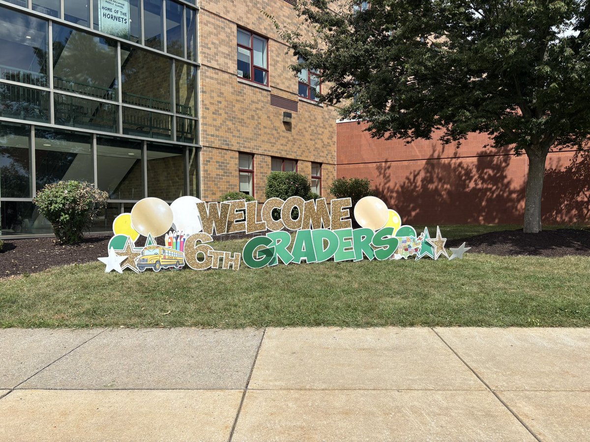 Thanks to all our new students and families, as well as our faculty, staff, and NJHS volunteers, for an awesome 6th grade orientation! Can’t wait to see everyone on the 25th!! 😁😎