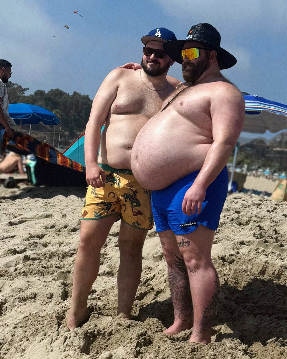 🏖️ wider than your dad!