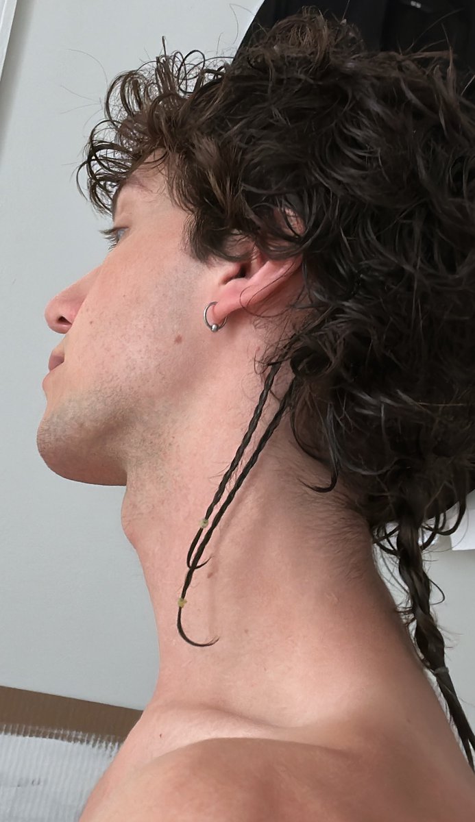 long ass neck hell yeah