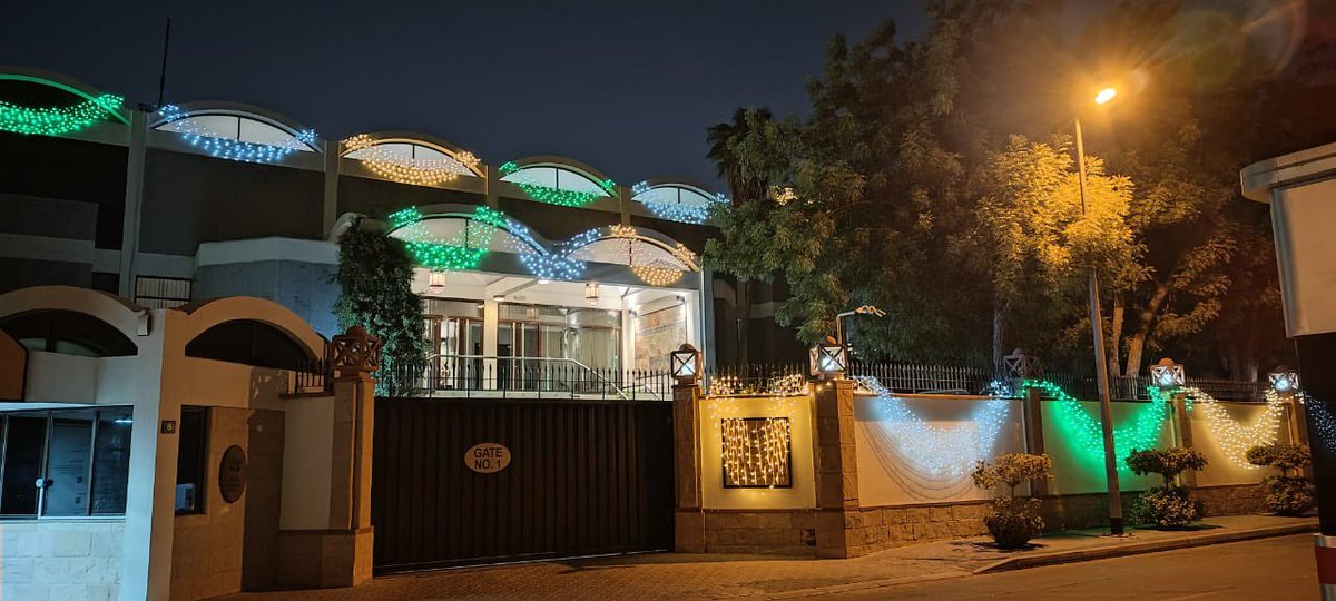 cgidubai's tweet photo. The Consulate General of India, Dubai illuminated in the colours of the tricolour, on the eve of the 79th #IndependenceDayIndia🇮🇳

#HarGharTiranga https://t.co/cB8YmNb26g