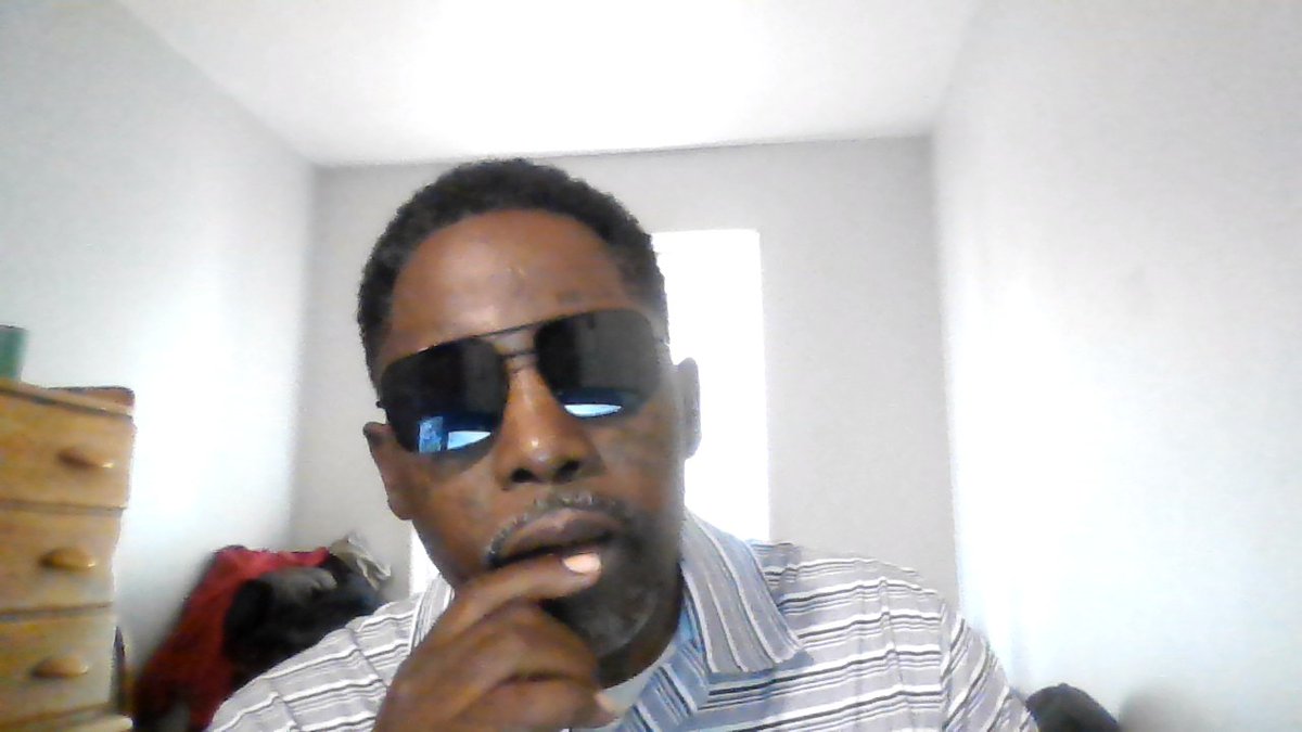 marchello3323's tweet photo. yea this me/louie v da don aka chello louie v https://t.co/30m4tQ27Im