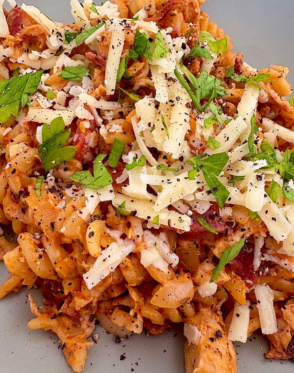 Chicken and bacon pasta in tomato cream cheese sauce