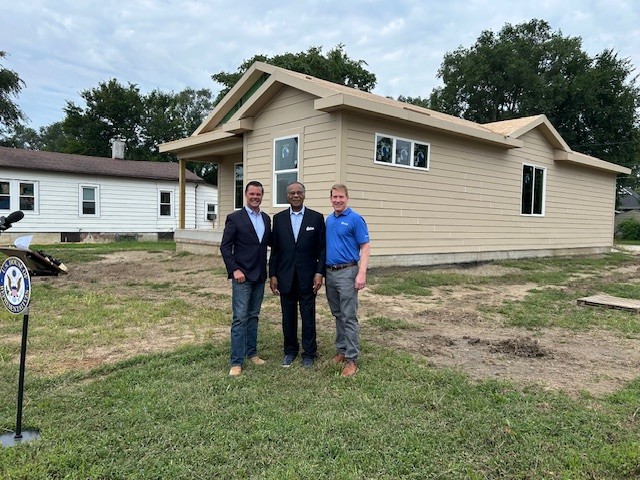 repcleaver's tweet photo. As communities struggle to build more housing &amp; housing costs continue to rise for families, residents in rural Missouri are struggling to stay afloat.

That’s why @ZachNunn and I are introducing the bipartisan Rural Housing Service Reform Act to lower costs. https://t.co/qO98hC28vk