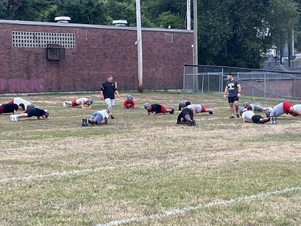 CHSWFootball's tweet image. 2025 Season has begun. GOOD work today from the Falcons!!! Keep grinding. Remember Hardwork and Accountability this season
#entitledtonothing