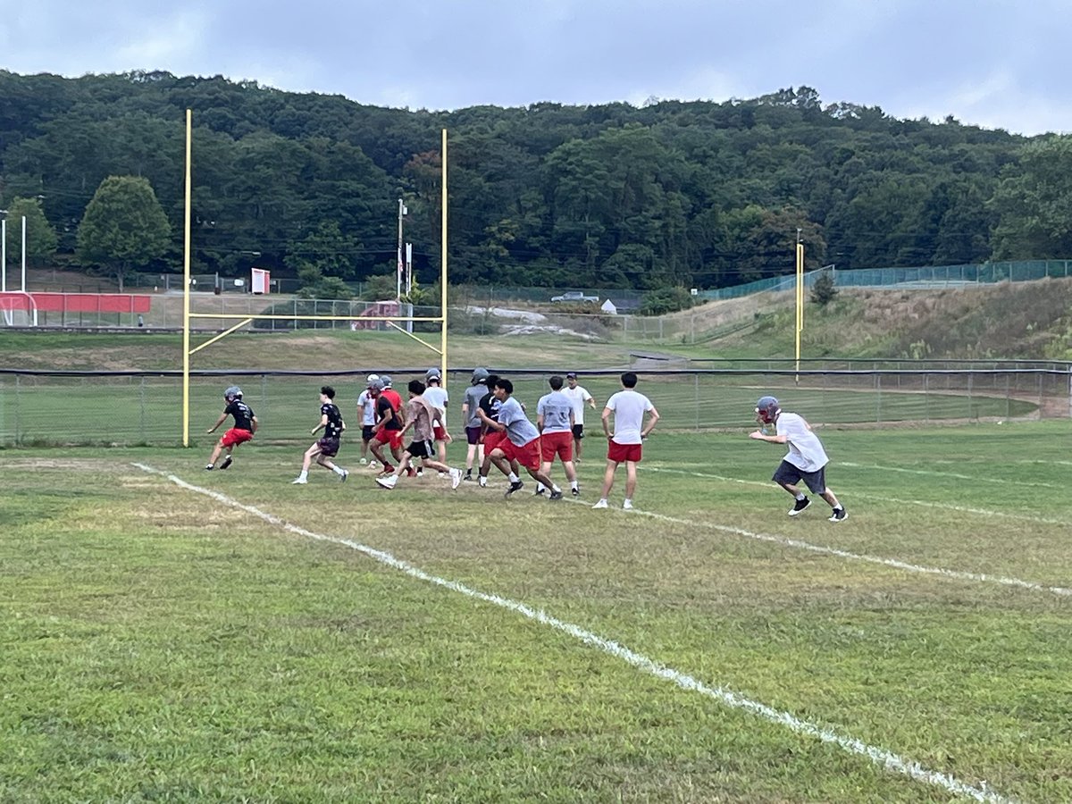CHSWFootball's tweet image. 2025 Season has begun. GOOD work today from the Falcons!!! Keep grinding. Remember Hardwork and Accountability this season
#entitledtonothing