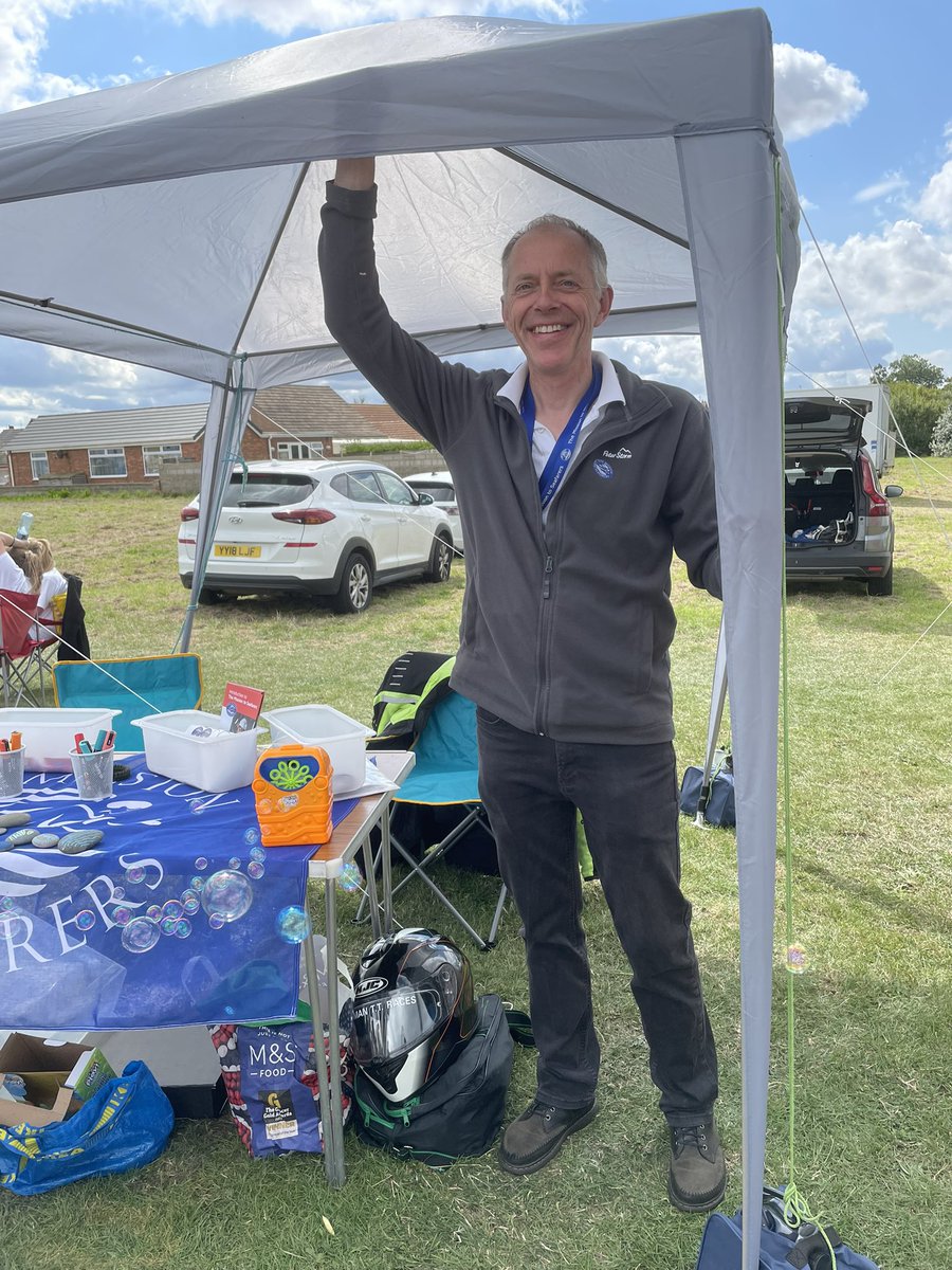 We had a great day at Hornsea Blue Light Festival.   Rocks, wristbands, bubbles and hanging onto the gazebo in high winds.  Special thanks to Nick and Michael,