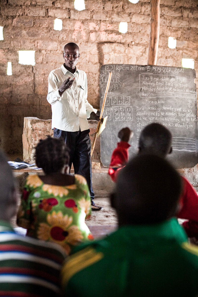 BasicEdtweets's tweet image. We are in the midst of a #LearningCrisis, worsened by recent cuts to USG foreign assistance. In Africa, 70-90% of children are affected by #LearningPoverty - they cannot read &amp;amp; understand a simple text by age 10. 

Learn more here: bit.ly/4kuNfK3

📸 @SILLEAD