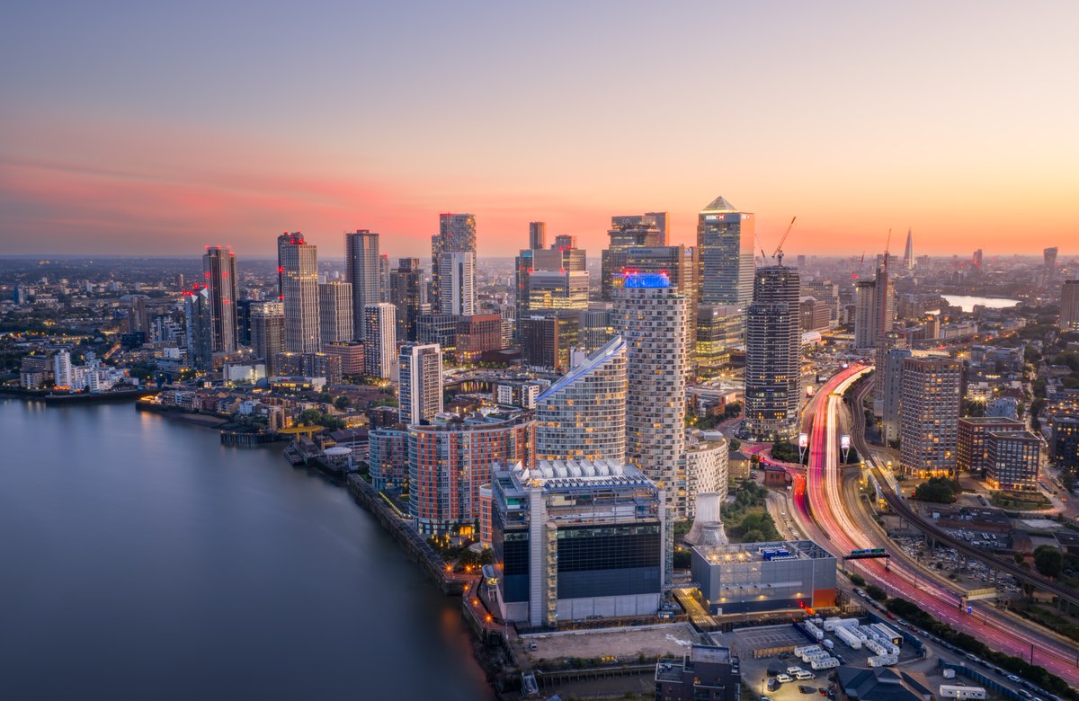 Used the amazing stability of the <a href="/DJIGlobal/">DJI</a> Mavic 4 Pro to capture 140 1.3sec images, which I have then blended in PS so capture the light trails from the Aspen Way and smooth out the water on the Thames.  This thing continues to amaze me - I LOVE IT!!!! <a href="/CanaryWharfLive/">Canary Wharf News</a>