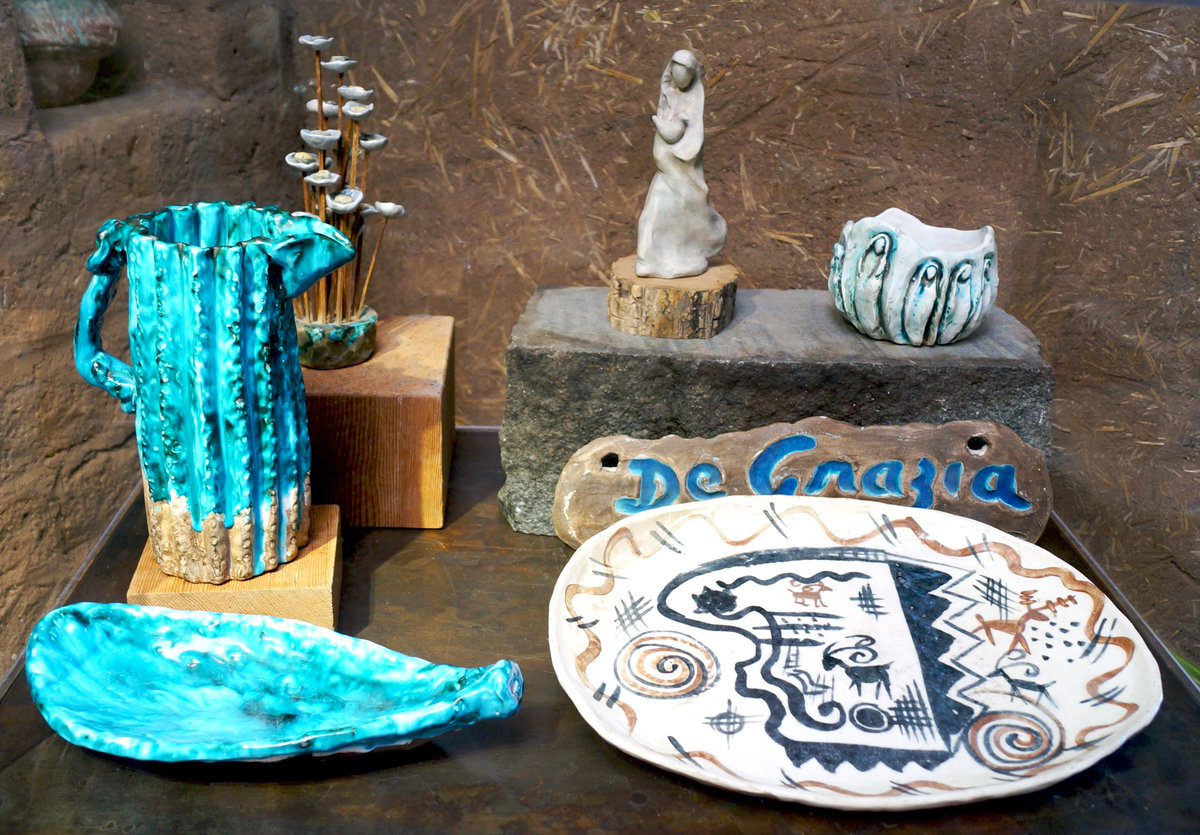 "Southwest Stories in Clay 🏺✨"
Each piece of DeGrazia pottery carries the warmth, color, and spirit of the desert — handcrafted beauty you can feel.
#DeGraziaGallery #GalleryInTheSun #TedDeGrazia #SouthwestArt #PotteryArt #ClayCreations #ArizonaArt #HandcraftedPottery