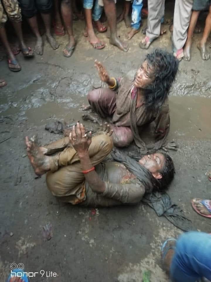 ना वर्णव्यवस्था से आजादी मिली!
ना जातिव्यवस्था से आज़ादी मिली ! 
ना छुआछूत से आज़ादी मिली!
ना ब्राह्मणवाद से आजादी मिली!
ना हीं महिलाओं कॊ पितृसत्तात्मक पद्धती से आजादी मिली!
आज भी 85% मूलनिवासीयो के लिए आजादी एक अफ़वा है..
#यह_आज़ादी_झुठी_है