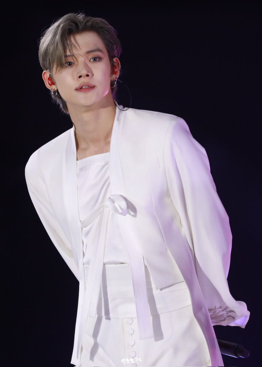 250814 광복절 전야제
🤍🦊🤍
#연준 #YEONJUN #ヨンジュン
#투바투 #TXT #崔然竣
#TXT_YEONJUN #투바투연준