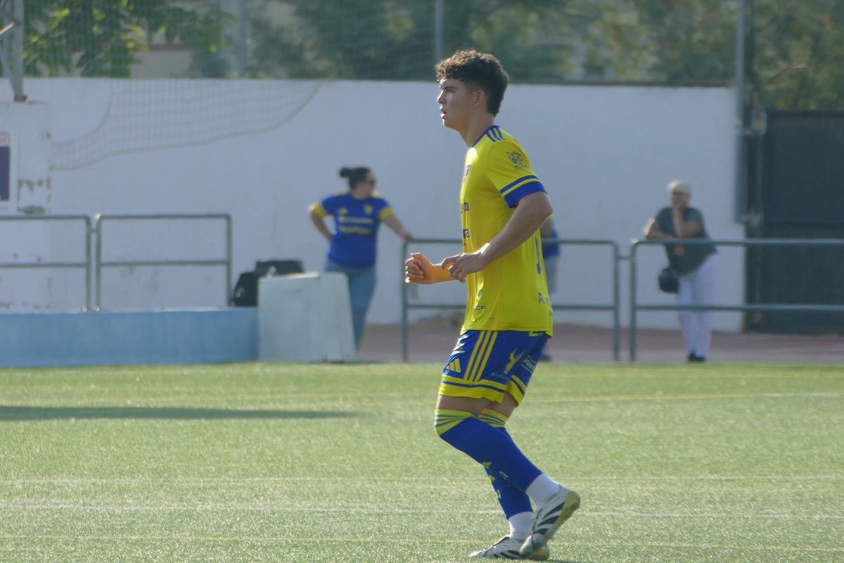 🌟 Nuestros juveniles Serra, Kamal y Javi siguen cogiendo minutos con el primer equipo. 

¡Qué orgullo que nuestros canteranos participen en la pretemporada! 🔝